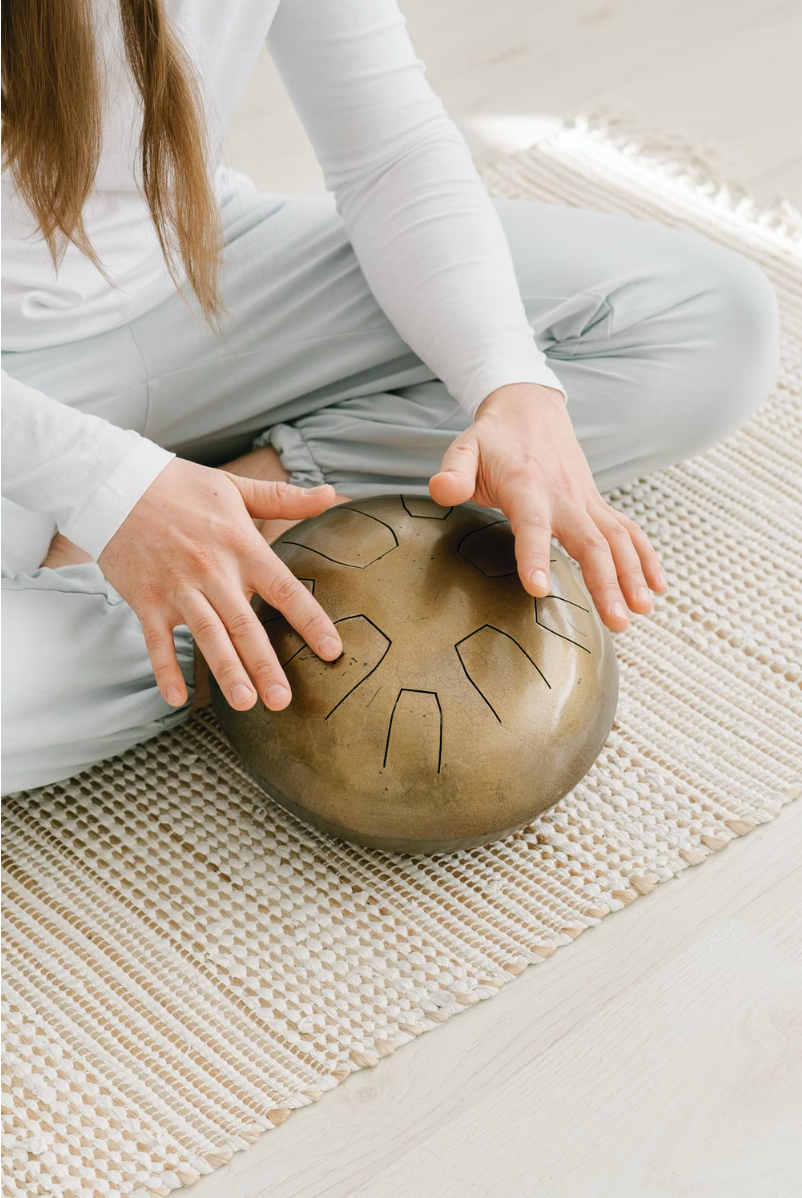 Handpan ou tongue drum : lequel choisir ?